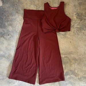 Gap Fit Ribbed Cropped Sports Bra and Matching Cropped Pants